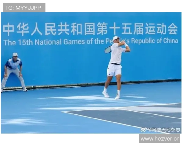 网球赛场激战正酣,顶尖选手齐聚一堂争夺冠军荣耀 网球赛场激战正酣,顶尖选手齐聚一堂争夺冠军荣耀